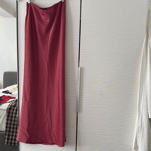 Missguided + Maxi Skirt in Deep rose pink sz Small
